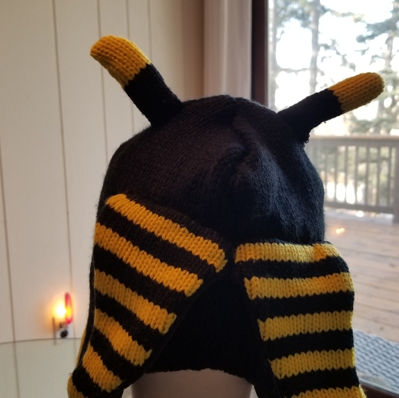 Bee toasty stocking cap - Picture 7 of 7